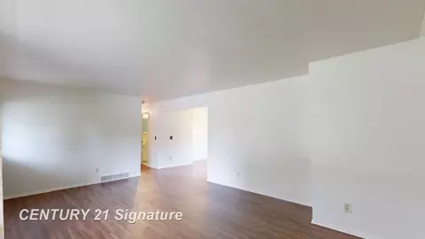 Living - 8547 Tim Tam, Flushing, MI 48433 photo 2 of 7