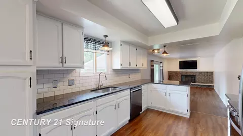 Kitchen - 8547 Tim Tam, Flushing, MI 48433 photo 3 of 4