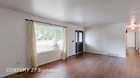 Living - 8547 Tim Tam, Flushing, MI 48433 photo 3 of 7