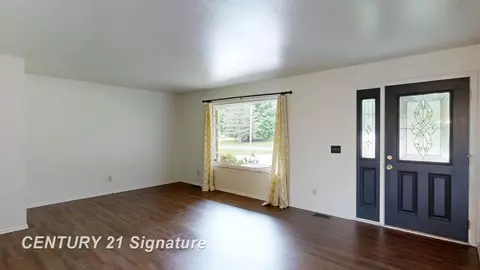 Living - 8547 Tim Tam, Flushing, MI 48433 photo 4 of 7