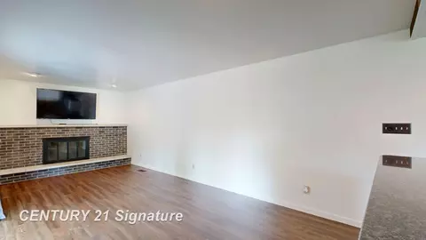 Living - 8547 Tim Tam, Flushing, MI 48433 photo 5 of 7