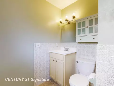 Bath - 8547 Tim Tam, Flushing, MI 48433 photo 4 of 5