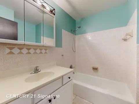 Bath - 8547 Tim Tam, Flushing, MI 48433 photo 1 of 5