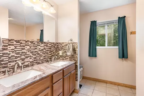 Bath - 1677 Timothy, Gladwin, MI 48624 photo 1 of 3
