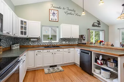 Kitchen - 1677 Timothy, Gladwin, MI 48624 photo 3 of 3