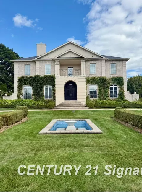 12 Woodshire, Freeland, MI 48623