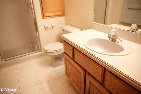 Bath - 54089 Samara Dr, Macomb, MI 48042 photo 5 of 7