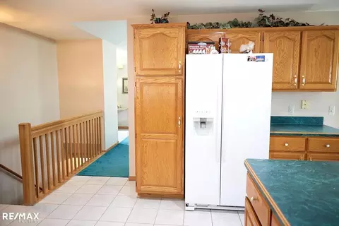 Kitchen - 54089 Samara Dr, Macomb, MI 48042 photo 6 of 7