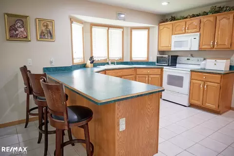 Kitchen - 54089 Samara Dr, Macomb, MI 48042 photo 3 of 7
