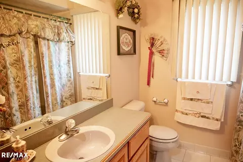 Bath - 54089 Samara Dr, Macomb, MI 48042 photo 2 of 7