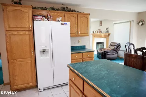 Kitchen - 54089 Samara Dr, Macomb, MI 48042 photo 5 of 7