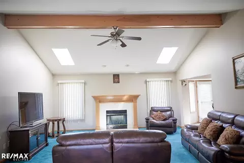 Living - 54089 Samara Dr, Macomb, MI 48042 photo 2 of 3