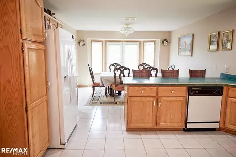 Kitchen - 54089 Samara Dr, Macomb, MI 48042 photo 1 of 7