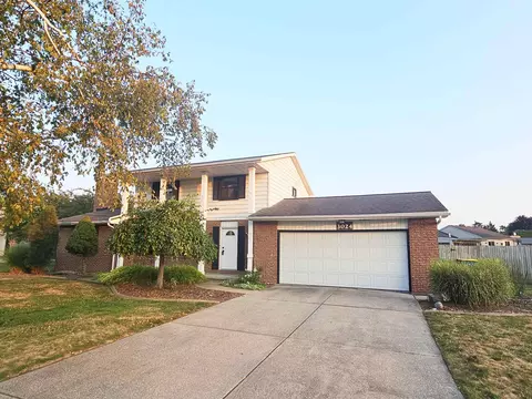 3024 N Glenway, Bay City, MI 48706