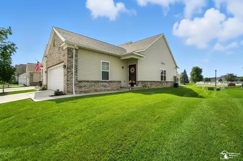 4169 Plum Village Ct, Monroe, MI 48161