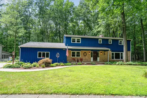 5411 Sturgeon Crk, Midland, MI 48640