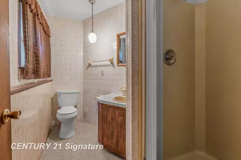 Bath - 2889 W Birch Run, Burt, MI 48417 photo 1 of 2