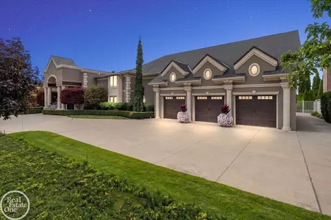 38371 Huron Pointe, Harrison Township, MI 48045