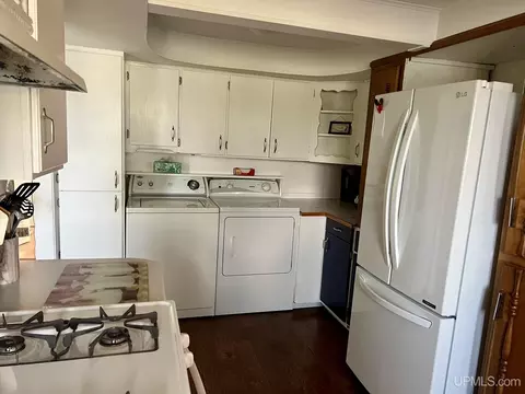 Kitchen - 616 E First, Caspian, MI 49915 photo 1 of 5