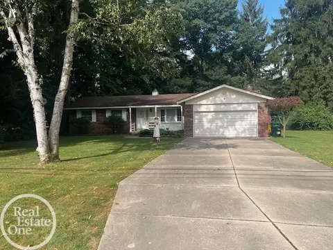 54625 Ridge, New Baltimore, MI 48047