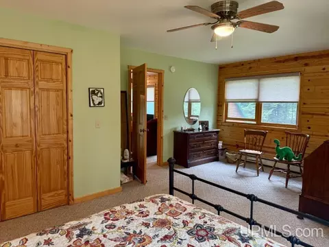Bedroom - e16916 Nevins Lake Drive, Shingleton, MI 49884 photo 2 of 8