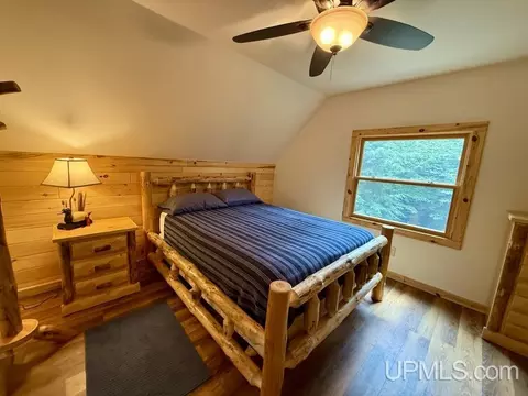 Bedroom - e16916 Nevins Lake Drive, Shingleton, MI 49884 photo 6 of 8