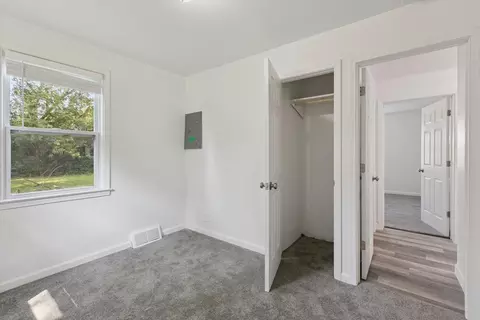 Bedroom - 2719 Fielding, Flint, MI 48503 photo 6 of 11