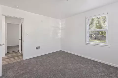 Bedroom - 2719 Fielding, Flint, MI 48503 photo 2 of 11