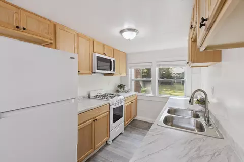 Kitchen - 2719 Fielding, Flint, MI 48503 photo 2 of 4