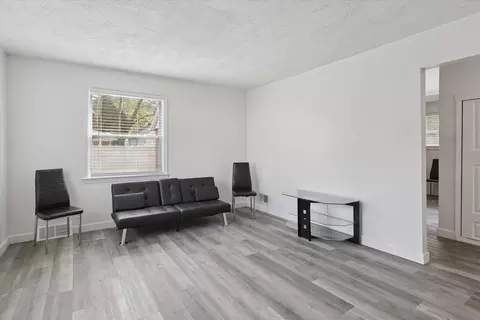 Living - 2719 Fielding, Flint, MI 48503 photo 2 of 3