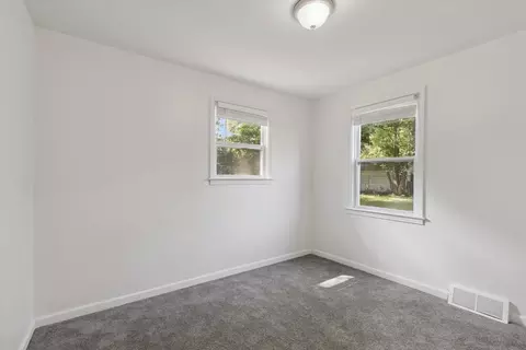 Bedroom - 2719 Fielding, Flint, MI 48503 photo 4 of 11