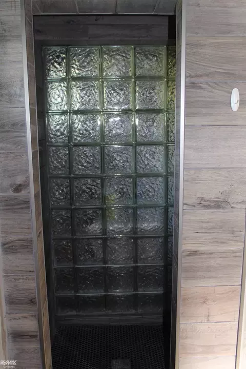 303 Cox, Saint Clair, MI 48079 photo 22