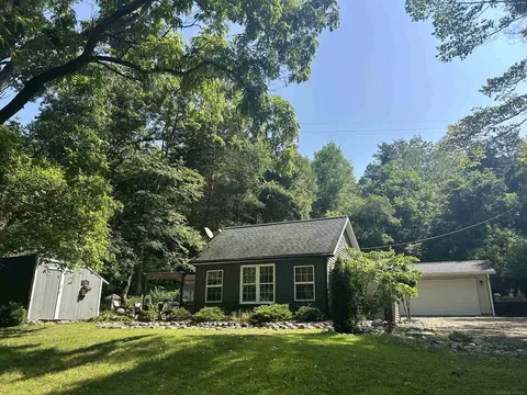 8322 Thurston, Pinckney, MI 48169