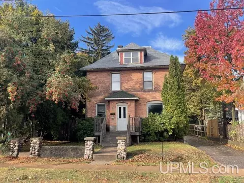 409 Oak, Marquette, MI 49855