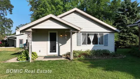206 N Brady, Vassar, MI 48768