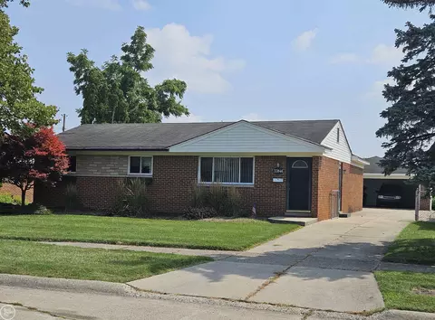 33846 Nokomis, Fraser, MI 48026