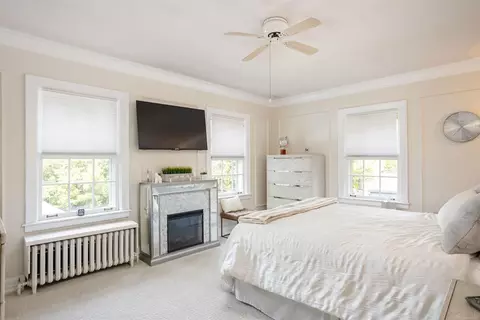 Bedroom - 803 Lakepointe, Grosse Pointe Park, MI 48230 photo 5 of 8