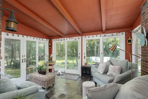 Exterior - 803 Lakepointe, Grosse Pointe Park, MI 48230 photo 5 of 14