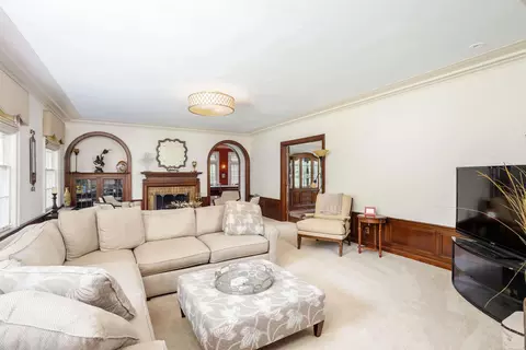 Living - 803 Lakepointe, Grosse Pointe Park, MI 48230 photo 4 of 6