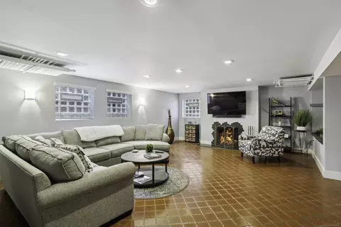 Living - 803 Lakepointe, Grosse Pointe Park, MI 48230 photo 5 of 6