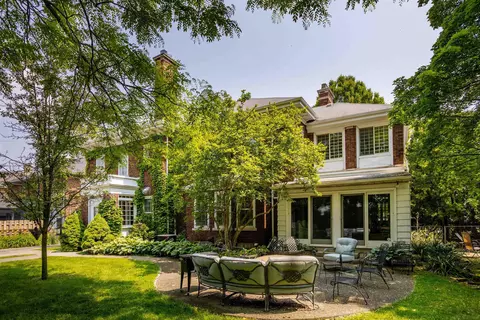 Exterior - 803 Lakepointe, Grosse Pointe Park, MI 48230 photo 12 of 14
