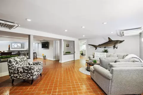 Living - 803 Lakepointe, Grosse Pointe Park, MI 48230 photo 6 of 6