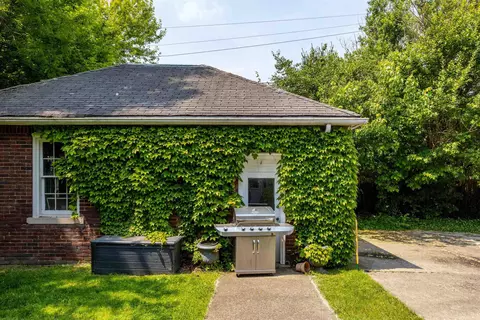 Exterior - 803 Lakepointe, Grosse Pointe Park, MI 48230 photo 9 of 14