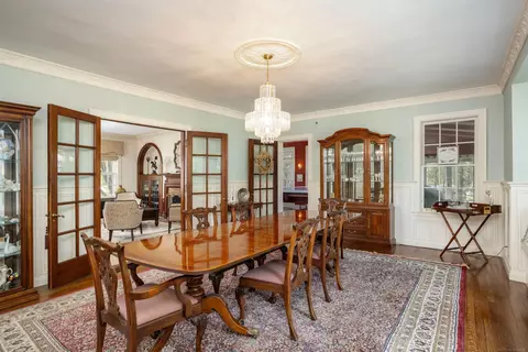Dining - 803 Lakepointe, Grosse Pointe Park, MI 48230 photo 1 of 4