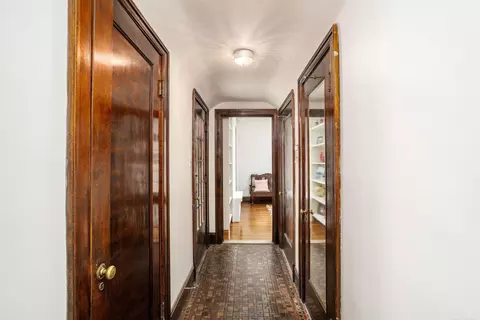 Entry Way - 803 Lakepointe, Grosse Pointe Park, MI 48230 photo 3 of 6