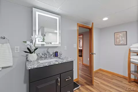 Bath - 4382 3rd, Adrian, MI 49221 photo 4 of 4