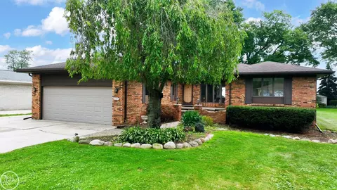 49300 Bayshore, New Baltimore, MI 48047