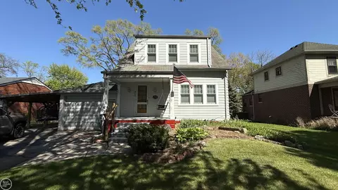 71 Lodewyck, Mount Clemens, MI 48043