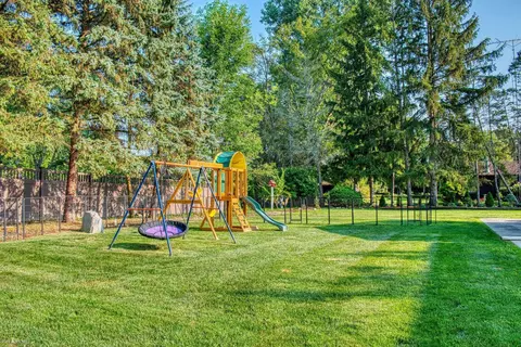 Exterior - 2364 Meadowdown, Owosso, MI 48867 photo 5 of 8