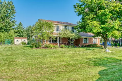 2364 Meadowdown, Owosso, MI 48867